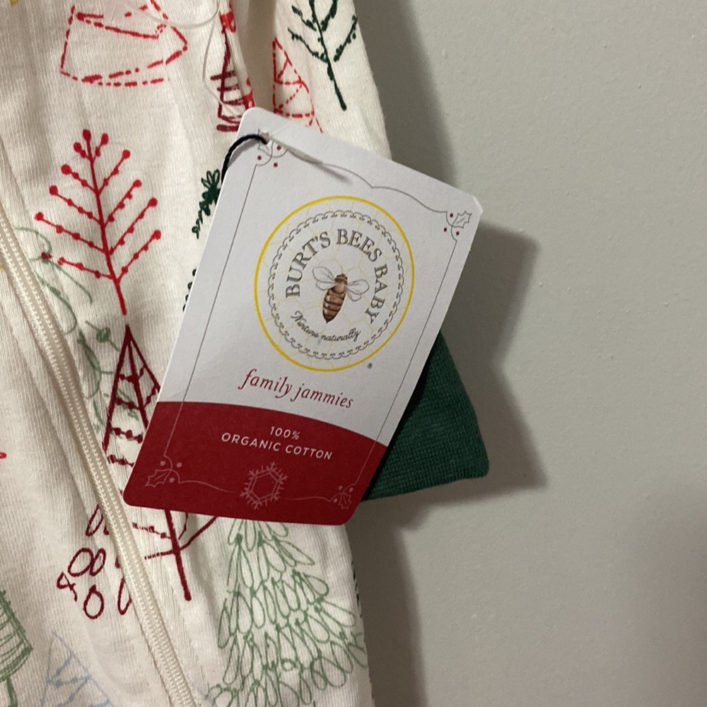 NWT!‎ Burt’s Bees Holiday Christmas Onesie - Picture 3 of 7